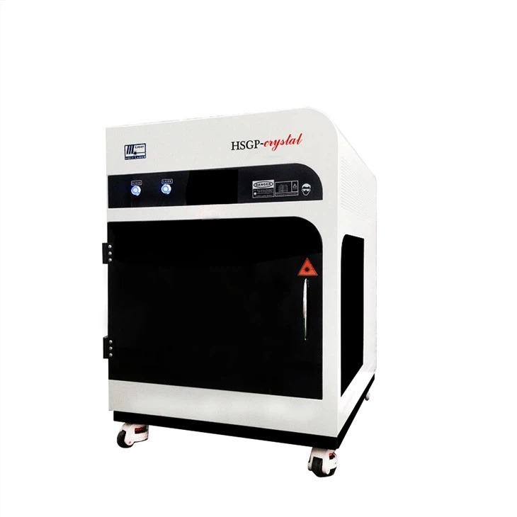 Pienyritys Crystal Cube -lahjamyymälän laserkaiverruskone